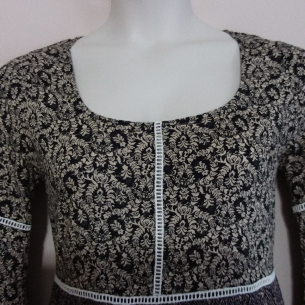 ☆☆SOLD☆☆ Easel Boho Style Bell Sleeve Dress - Picture 2 of 8